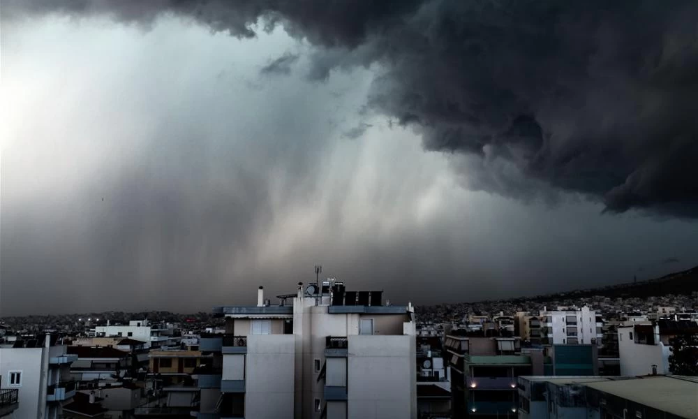 Ψυχρή εισβολή με αισθητή πτώση της θερμοκρασίας - Πού θα εκδηλωθούν βροχές και χιόνια